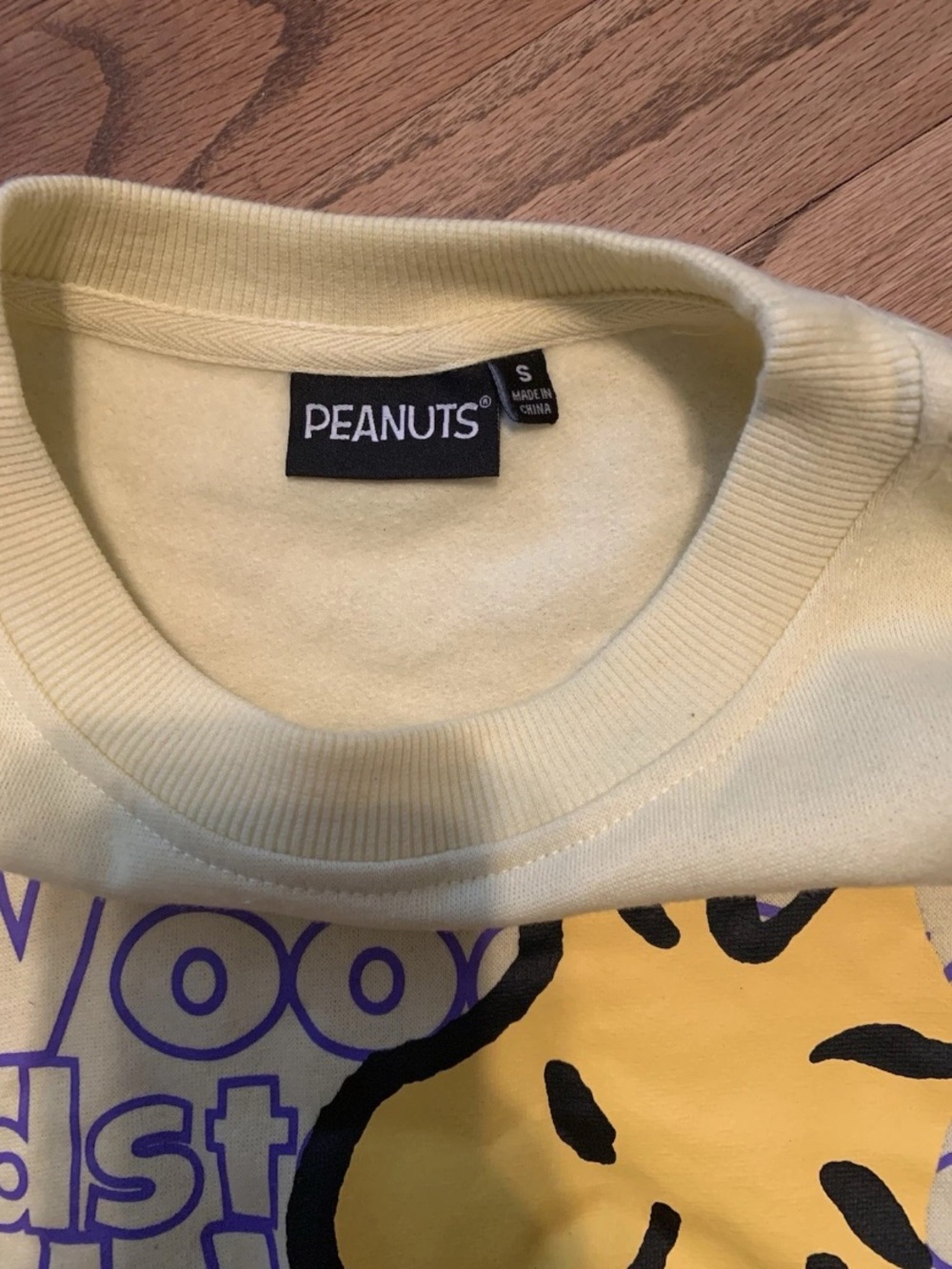 Peanuts Woodstock Cream Graphic Crewneck Sweatshirt size small - Picture 4 of 6